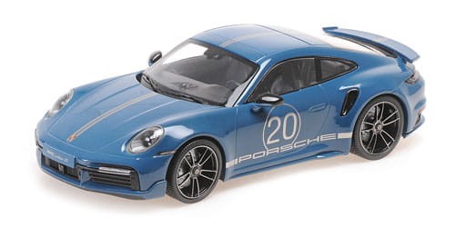 MINICHAMPS-PORSCHE911-COUPE-BLUE-01.jpg