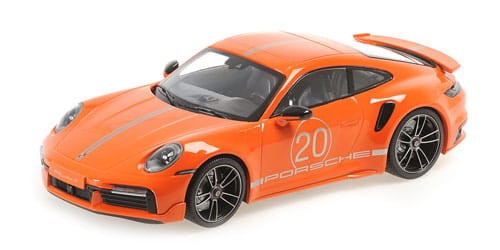 MINICHAMPS-PORSCHE911-COUPE-ORANGE-01.jpg