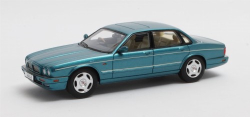 Jaguar XJR X300 turqoise.jpg