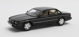 Jaguar XJR X300  1994 (black), 1:43 Matrix  MX41001-272