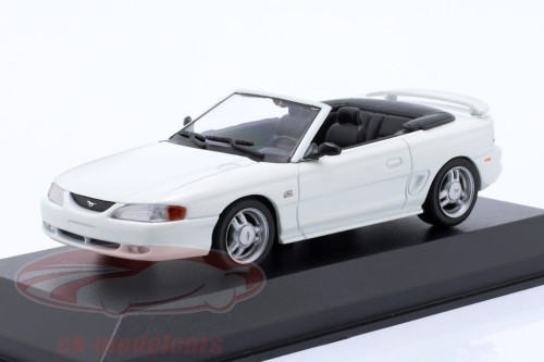 MINICHAMPS FORD MUSTANG CABRIOLET - 1994 - WHITE.jpg