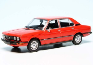 MINICHAMPS  BMW 520 Limousine (E12) (1974) 