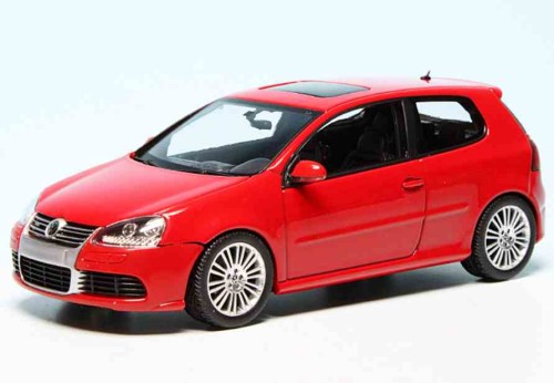 Minichamps 940054500 VW GOLF.jpg