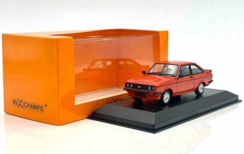 Minichamps 940084301 Ford Eskort_2.jpg