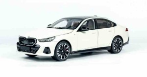 BMW 5SERIES i5 (G60) White 2023 , 1:18 Minichamps 110023402