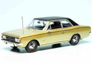 Opel Commodore A (1970)  ,  1:43 Minichamps 940046161