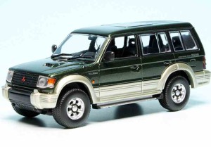 Mitsubishi Pajero (1991),  1:43 Minichamps 940163471