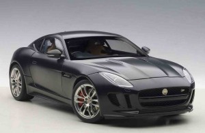 Jaguar F-Type R Coupe (2015) matt black , 1:18 Autoart 73652