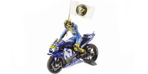 Yamaha YZR-M1 Movistar Yamaha #46 Valentino Rossi MotoGP Catalunyia 2018 w/figurine w/flag
