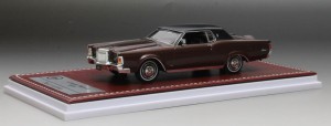 Lincoln Mark III 1971 (brown metallic)