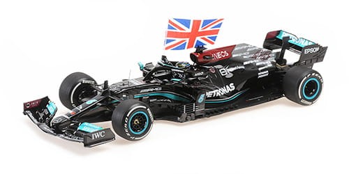 Minichamps-Mercedes-LewisGP2021.01.jpg