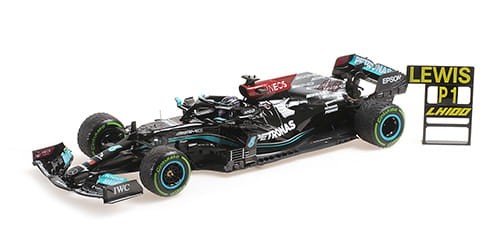 Minichamps-Mercedes-LewisGP2021-Sotchi.01.jpg